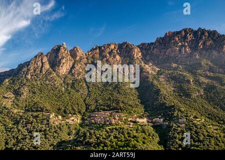 Capo d'Ota sur le massif de l'Ota, les gorges de Spelunca, Corse-du-Sud, Corse, France Banque D'Images