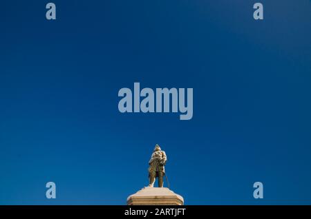 Janvier 2020 - Arkhangelsk. Givre et arbres enneigés. Monument à Pierre le Grand. Russie, Arkhangelsk Banque D'Images