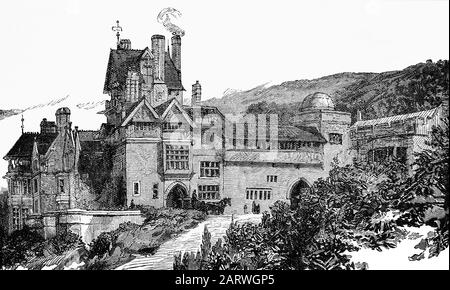 CRAGSIDE, près de Rothbury dans Northumberland, en Angleterre, la maison de William George Armstrong (1810-1900) propriétaire de l'Armstrong Whitworth, Elswick travaille sur Tyneside. La propriété de 1 729 acres avait cinq lacs artificiels utilisés pour produire de l'hydroélectricité, et la maison était la première au monde à être éclairée par l'hydroélectricité, à l'aide de lampes à incandescence fournies par l'inventeur Joseph Swan. Banque D'Images