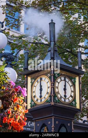 L'Horloge À Vapeur Gastown Frappe 18:00, Gastown, Vancouver (Colombie-Britannique), Canada Banque D'Images