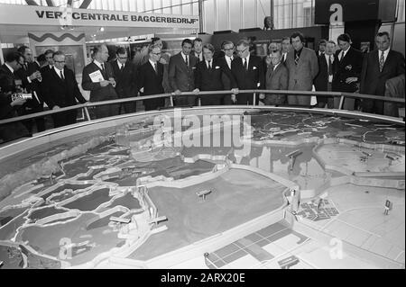 Exposition Europort 1972 ouvert au RAI Date: 14 novembre 1972 mots clés: Expositions Nom de l'institution: RAI Banque D'Images