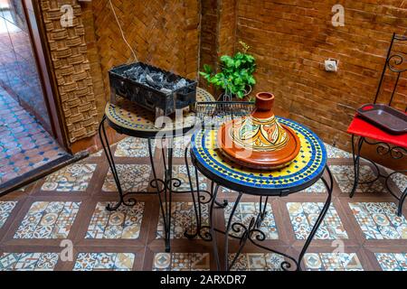 Pot de cuisine marocain traditionnel Tagine (ou Tajine) Banque D'Images