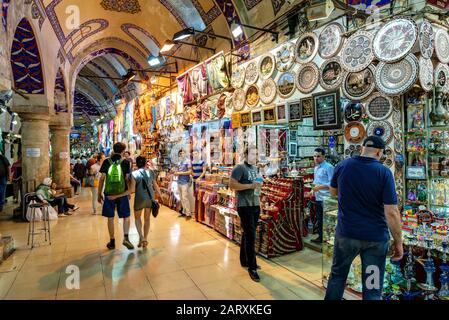 Istanbul - 27 MAI 2013 : le Grand Bazar le 27 mai 2013 à Istanbul, en Turquie. Le Grand Bazar est le plus ancien et le plus grand marché couvert de l'WO Banque D'Images