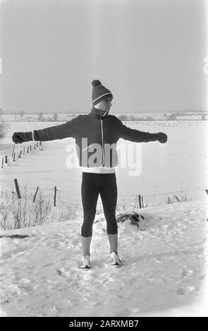 Entraînement pour les Championnats du monde de patinage masculin à la Fornaess de la fête du Deventer pendant l'entraînement Date: 13 février 1969 lieu: Deventer mots clés: Patinage, sport, championnats du monde Nom personnel: Fornaess de la journée Banque D'Images