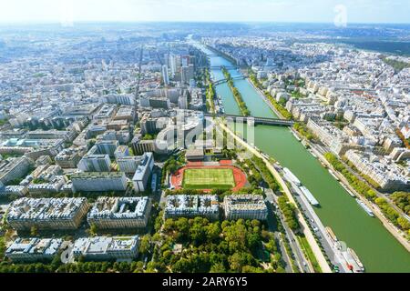Vue sur Paris depuis la Tour Eiffel, France Banque D'Images