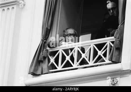 Deuxième chambre, débat sur l'affaire Aantjes; M. L. de Jong suit le débat du Lodge Date: 16 novembre 1978 mots clés: Nom de La Personne politique: Jong, Lou de Banque D'Images