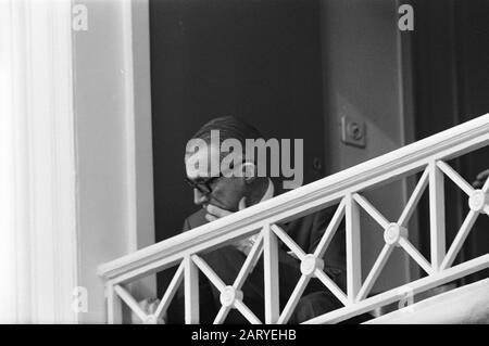 La Chambre basse traite de l'occupation de l'Université de Tilburg des sciences Appliquées No 3, 4: Ministre Veringa au mot Date: 6 mai 1969 mots clés: Hogescholen, professions, ministres Nom personnel: Veringa, Gerard Banque D'Images