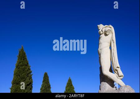 STATUE À L'EMPEREUR ROMAIN TRAJAN, ITALICA, SANTIPONCE, ANDALOUSIE, ESPAGNE Banque D'Images