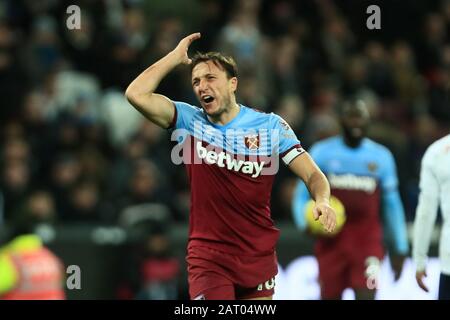 Londres, Royaume-Uni. 29 janvier 2020. Le Mark Noble de West Ham's West Ham suscite sa frustration lors du match de la Premier League entre West Ham United et Liverpool au stade de Londres, Stratford, le mercredi 29 janvier 2020. (Crédit: Leila Coker | MI News) la photographie ne peut être utilisée qu'à des fins de rédaction de journaux et/ou de magazines, licence requise à des fins commerciales crédit: Mi News & Sport /Alay Live News Banque D'Images