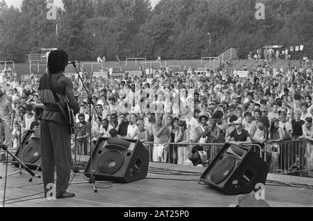 African Music Festival in Delft festivals, musique, équipement sonore Date : 20 août 1983 lieu : Delft, South-Holland mots clés : festivals, équipement sonore, musique Banque D'Images