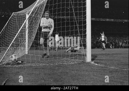 Feyenoord Contre Tottenham Hotspur 2-0, Final Uefa Cup Game Moments Date: 29 Mai 1974 Mots Clés: Sport, Football Institution Nom: Feyenoord, Tottenham Hotspur, Uefa Cup Banque D'Images