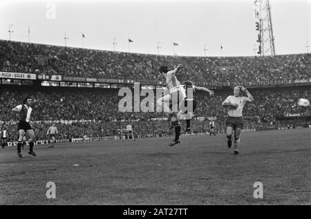 Feyenoord Contre Tottenham Hotspur 2-0, Final Uefa Cup Game Moments Date: 29 Mai 1974 Mots Clés: Sport, Football Institution Nom: Feyenoord, Tottenham Hotspur, Uefa Cup Banque D'Images