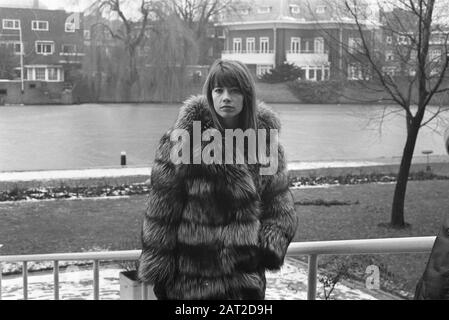 Françoise Hardy À Amsterdam, Le 16 Décembre 1969. Archives Nationales Des Pays-Bas, La Haye, Collection De Photos General Nederlands Press Office (Anefo), 1945-1989 - Négatif (Noir Et Blanc). Trouver le numéro d'aide 2.24.01.05, numéro d'article .; Banque D'Images