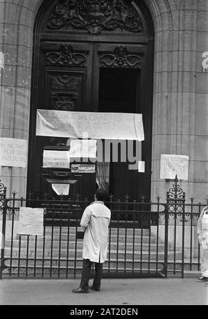 France. Sorbonne occupé par les étudiants Date: 28 mai 1968 lieu: France mots clés: Étudiants, professions Nom de l'établissement: Sorbonne Banque D'Images