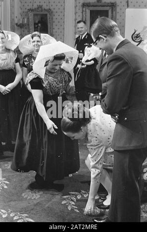 Jour-cadeau trois à Paleis Soestdijk, la société âgée de Hoendekenskerke Date: 3 janvier 1967 Nom de l'institution: Paleis Soestdijk Banque D'Images