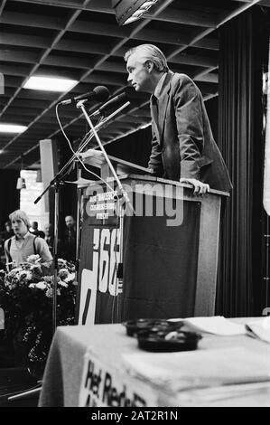 Réunion des membres de la D66 à Utrecht Glastra van Loon pendant le discours Date: 27 octobre 1979 lieu: Utrecht (Prov.), Utrecht (ville) mots clés: Congrès, politique, partis politiques, discours Nom personnel : Glastra van Loon, Jan Institutioningsnaam: D66 Banque D'Images