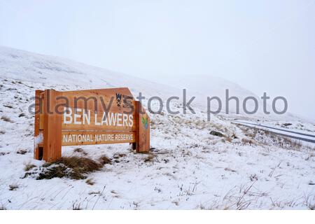 Killin, Écosse, Royaume-Uni. 27 janvier 2020. Nuit la forte chute de neige se poursuit lundi matin. Sur les pistes de Ben Lawers. Crédit: Craig Brown/Alay Live News Banque D'Images