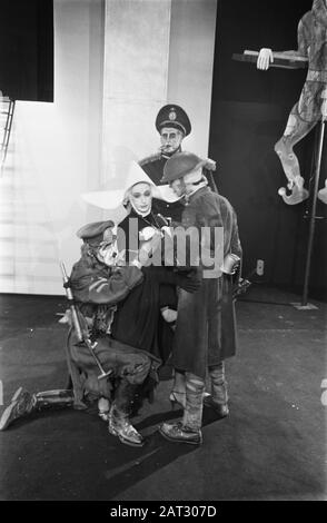 La Hague Comedy ouvre un nouveau théâtre chaud à la Haye. Numéros 9.10 Foyer Date: 30 Octobre 1969 Lieu: La Haye, Zuid-Holland Mots Clés: Comédies, Ouvertures, Théâtres Banque D'Images