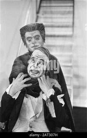 La Hague Comedy ouvre un nouveau théâtre chaud à la Haye. Numéros 17.18 Théâtre intérieur Date: 30 octobre 1969 lieu: La Haye, Zuid-Holland mots clés: Comédies, intérieur, ouvertures, théâtres Banque D'Images
