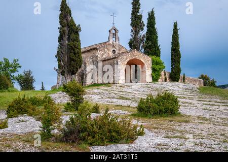 La chapelle de Saint-Sixte, Nr Eygalieres , dans le pegion alpille de provence, au sud de france.provence Banque D'Images