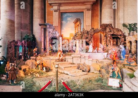 Rome, Italie - 1 Janvier 2020: Scène De Noël Nativité Au Palazzo Nuovo, Rome, Lazio, Italie. Banque D'Images