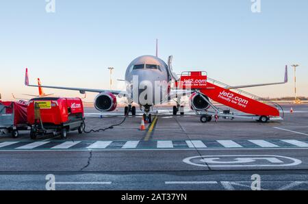 Jet Boeing 737-8-FH de Jet2 à l'aéroport East Midlands. Banque D'Images