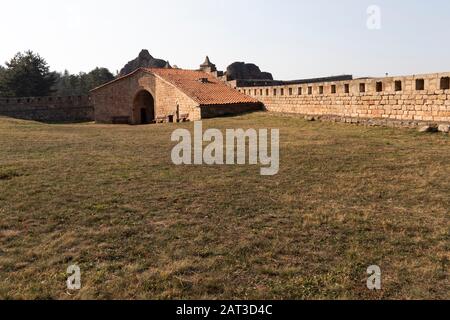 Ruines de la forteresse médiévale de Belogradchik connue sous le nom de Kaleto, région de Vidin, Bulgarie Banque D'Images