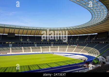 Berlin, Etat de Berlin / Allemagne - 2018/07/31: Espace intérieur du stade historique Olympiastadion construit à l'origine pour les Jeux olympiques d'été en 1936 Banque D'Images