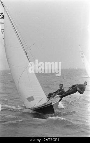 Hollandweek II Marins en action Date: 3 août 1967 mots clés: Voiles Banque D'Images