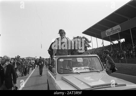 Grand Prix au circuit de Zandvoort Award du gagnant James Hunt Date: 22 juin 1975 lieu: Noord-Holland, Zandvoort mots clés: Motorsport, circuits, prix Nom personnel: Hunt, James Banque D'Images