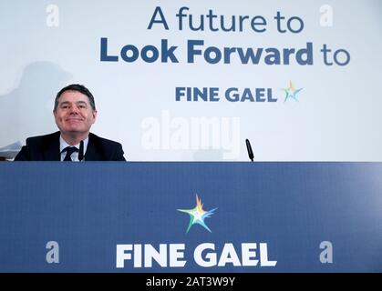 Le ministre des Finances, Paschal Donohoe, lors d'une conférence de presse, a établi les plans fiscaux de Fine Gael à la City Assembly House, à Dublin. Banque D'Images