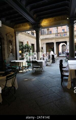 Ristorante il Salumaio di Montenapoleone restaurant, Quadrilatero della moda, place de la mode ou Via Montenapoleone quartier de la mode, Milan, Lombardie, Banque D'Images