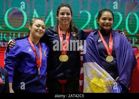 le podium de 71 kg catégorie . 1ère classé: Alwine meredith leight 2ème classé: Durante alessia (ita) 3ème classé: Macrohon kristel (phi) pendant la coupe du monde de Weightlifting IWF 2020, Weightlifting à Rome, Italie, 30 janvier 2020 Banque D'Images