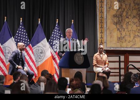 29 janvier 2020, New York, NY, États-Unis: Cinquième Avenue, New York, États-Unis, 29 janvier 2020 - le maire Bill de Blasio et la première Dame Chirule McCray avec les chefs religieux des communautés accueillent aujourd'hui à New York le petit déjeuner interreligieux annuel à la bibliothèque publique de New York..photo: Luiz Rampelotto/EuropaNewswire..CRÉDIT OBLIGATOIRE. (Image Crédit : © Luiz Rampelotto/Zuma Wire) Banque D'Images