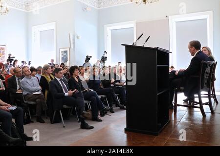 Exposé exclusif de l'APF avec le secrétaire d'État aux Affaires étrangères et au Commonwealth, Dominic Raab , à peine 2 jours avant le jour du Brexit ( 31 janvier ) le jour où il doit rencontrer le secrétaire d'État américain Mike Pompeo . Format : remarques d'ouverture au dossier , Q & A hors dossier La réunion d'information a eu lieu à Carlton House Terrace, Londres , Royaume-Uni le 29 janvier 2020 à 9 h 30 Banque D'Images