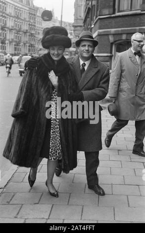 Opéra Italien À Amsterdam. Anna Moffo et mari Date: 22 janvier 1962 lieu: Amsterdam, Noord-Holland mots clés: Musique, opéra, chanteuses Nom personnel: Moffo, Anna Banque D'Images