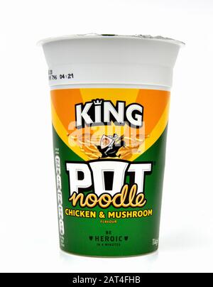 Noodle King Pot, pot en plastique, produit en plastique, saveur de poulet et de champignons Banque D'Images