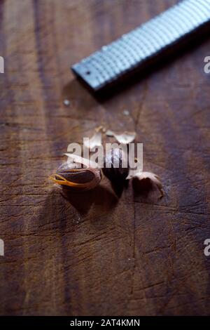 Muscade sur table en bois, Milan, Lombardie, Italie, Europe Banque D'Images