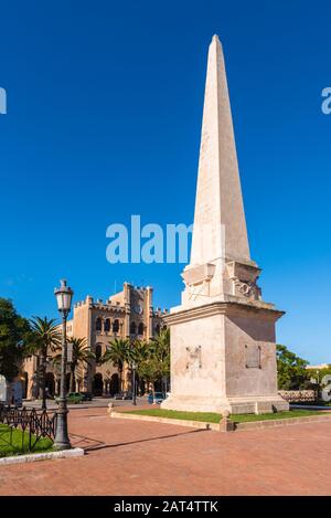 Minorque, Espagne - 15 octobre 2019: Obélisque De La place Es Born au coeur de Ciutadella à Minorque Banque D'Images