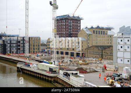 Le nouveau site de développement de logements Goodluck Hope en construction à Canning Town East London England UK Banque D'Images