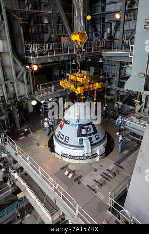 Cape CANAVERAL, États-Unis - 21 nov 2019 - le Boeing CST-100 Starliner vaisseau spatial est sécurisé au sommet d'une fusée United Launch Alliance Atlas V à la verticale In Banque D'Images