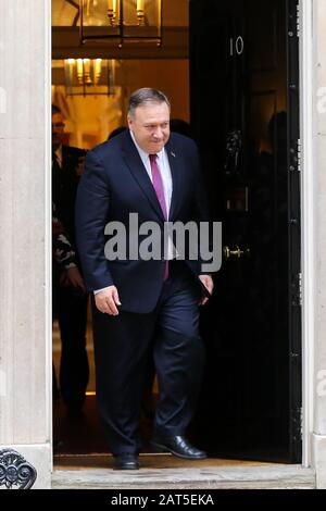 Downing Street. Londres, Royaume-Uni. 30 janvier 2020. Le secrétaire d'État américain Mike Pompeo quitte la 10 Downing Street après avoir rencontré le premier ministre Boris Johnson et le secrétaire aux Affaires étrangères Dominic Raab. Crédit: Dinendra Haria/Alay Live News Banque D'Images