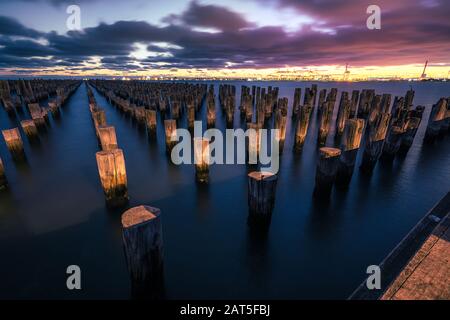 Coucher de soleil à Princes Pier, Melbourne, Victoria, Australie Banque D'Images