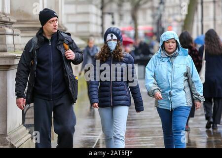 Londres, Royaume-Uni. 30 janvier 2020. Les touristes sont vus dans le centre de Londres enveloppé par une journée humide et froide dans la capitale. Crédit: Steve Taylor/Sopa Images/Zuma Wire/Alay Live News Banque D'Images