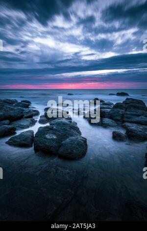 Côte australienne au coucher du soleil, Port Noarlunga, Australie Banque D'Images