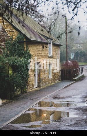 Cottages traditionnels des Cotswolds dans le Oxfordshire Banque D'Images