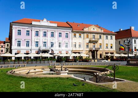 Maisons sur la place de l'Association, Timisoara, Banat, Roumanie Banque D'Images