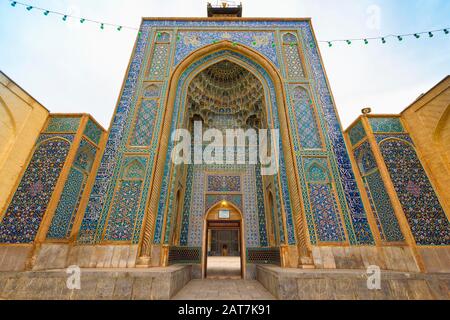 Mosquée Mozaffari Jame ou Mosquée du vendredi, façade décorée de motifs floraux, Kerman, province de Kerman, Iran Banque D'Images