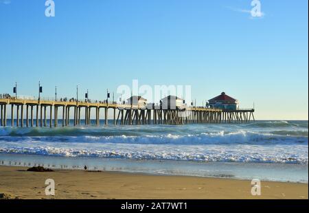 Huntington Beach California USA The Pier au soleil en soirée Banque D'Images