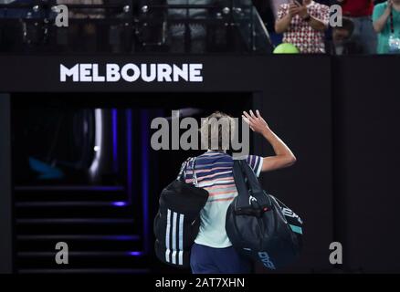 Melbourne, Australie. 31 janvier 2020. Alexander Zverev, de l'Allemagne, s'adresse à la foule après le match sémifinal masculin contre Dominic Thiem, d'Autriche, lors du tournoi de tennis Open d'Australie à Melbourne, en Australie, le 31 janvier 2020. Crédit: Bai Xuefei/Xinhua/Alay Live News Banque D'Images